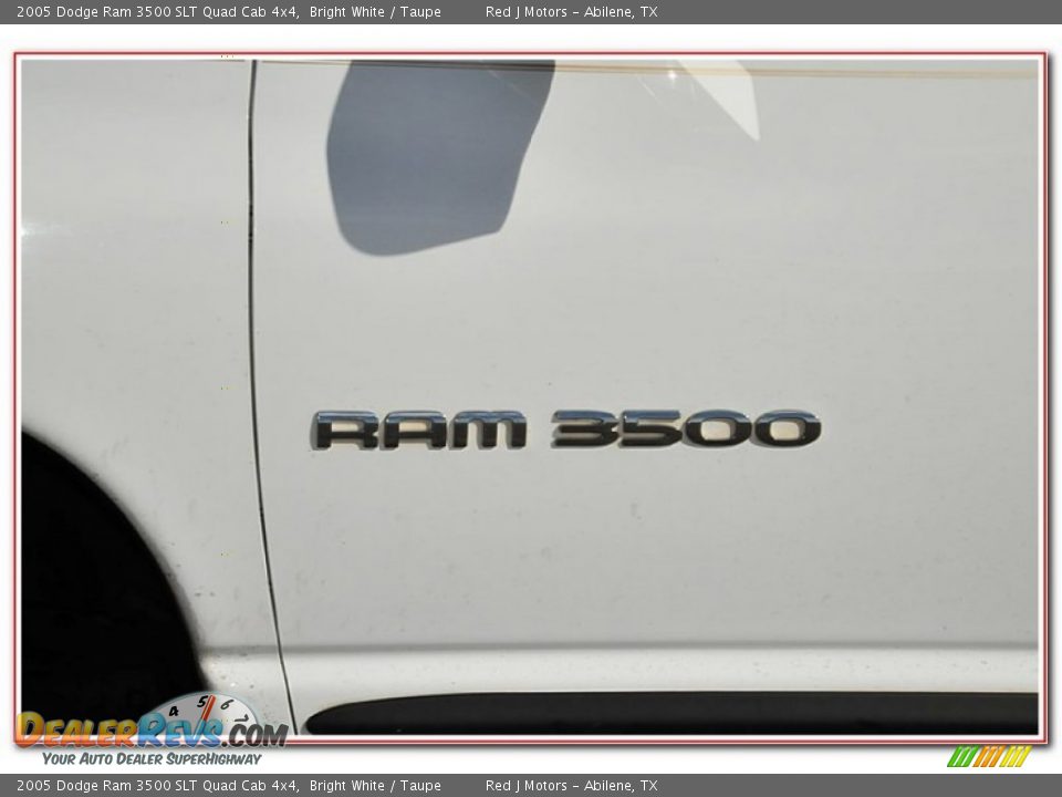 2005 Dodge Ram 3500 SLT Quad Cab 4x4 Bright White / Taupe Photo #3