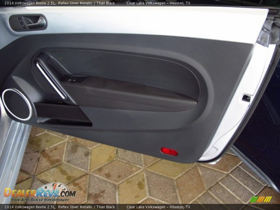 2014 Volkswagen Beetle 2.5L Reflex Silver Metallic / Titan Black Photo #12