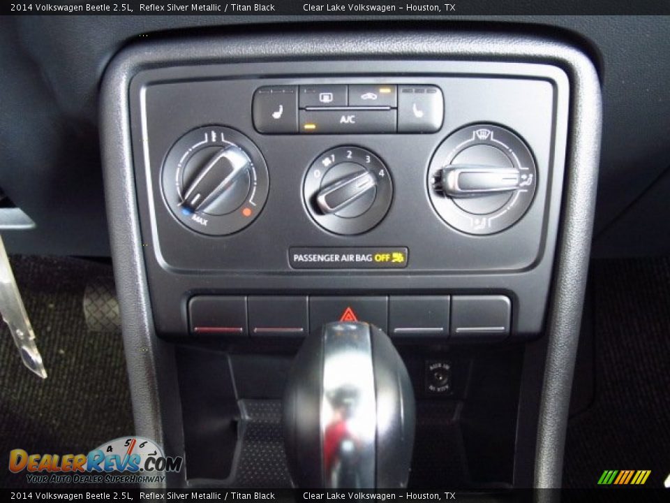 2014 Volkswagen Beetle 2.5L Reflex Silver Metallic / Titan Black Photo #19