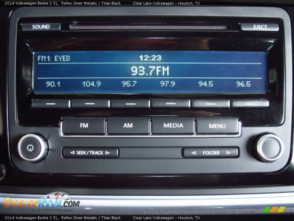 2014 Volkswagen Beetle 2.5L Reflex Silver Metallic / Titan Black Photo #21