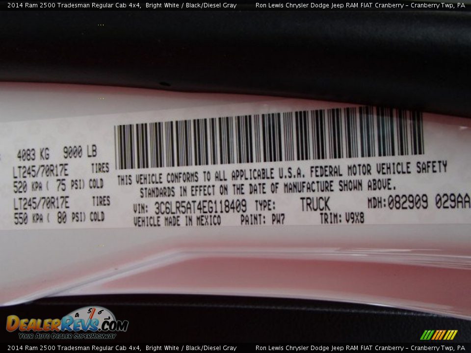 2014 Ram 2500 Tradesman Regular Cab 4x4 Bright White / Black/Diesel Gray Photo #20