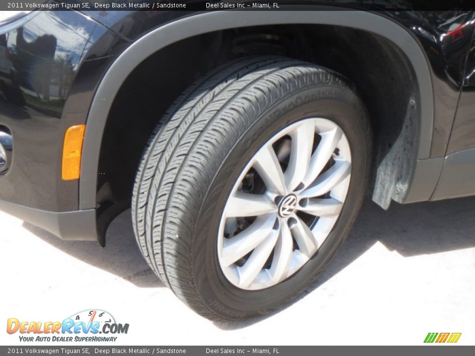 2011 Volkswagen Tiguan SE Deep Black Metallic / Sandstone Photo #13