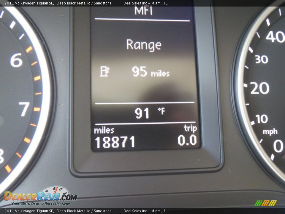 2011 Volkswagen Tiguan SE Deep Black Metallic / Sandstone Photo #15