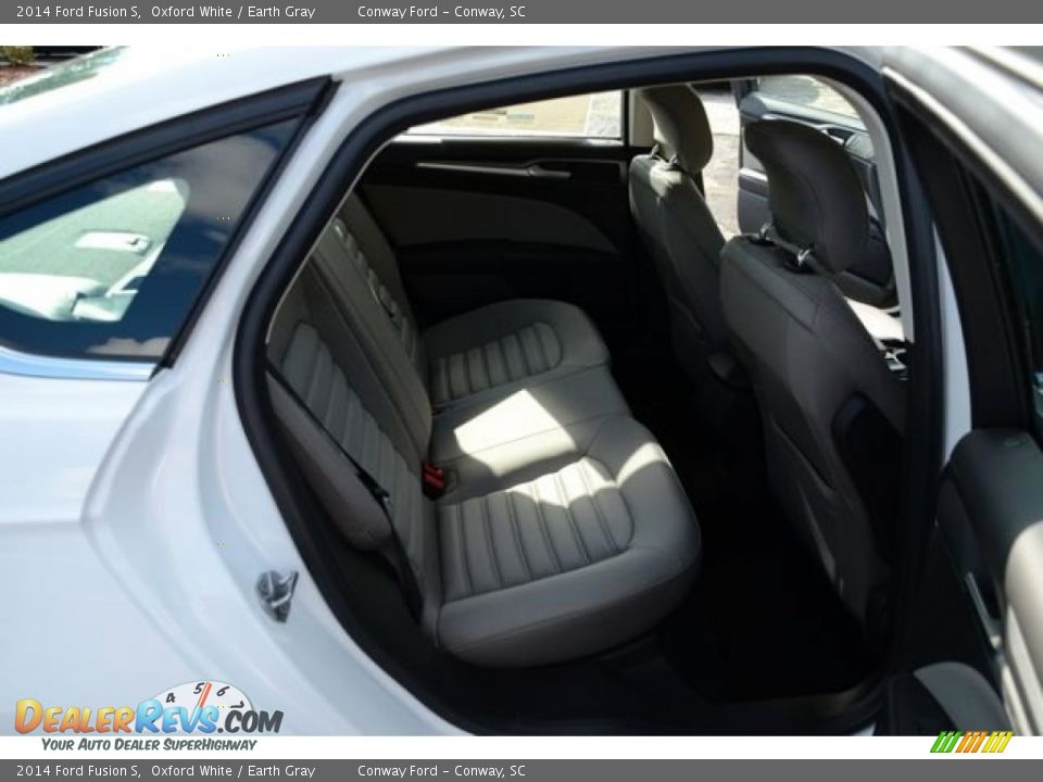 2014 Ford Fusion S Oxford White / Earth Gray Photo #14