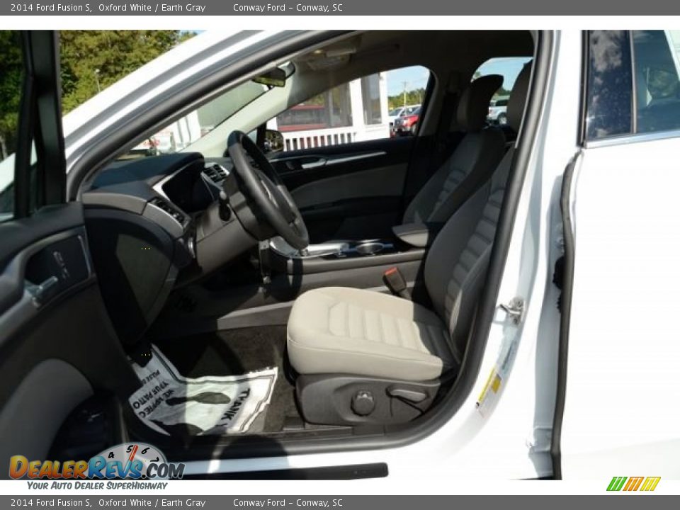2014 Ford Fusion S Oxford White / Earth Gray Photo #17
