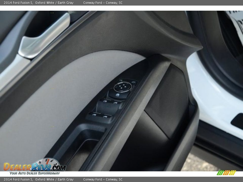 2014 Ford Fusion S Oxford White / Earth Gray Photo #18