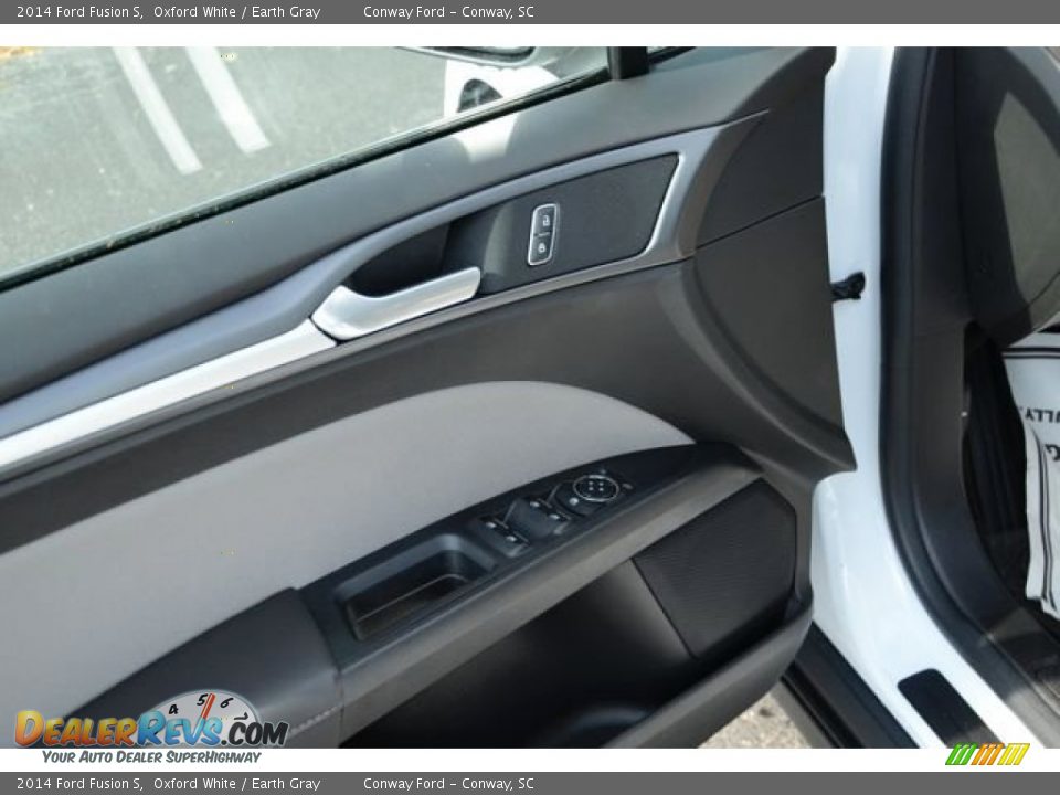 2014 Ford Fusion S Oxford White / Earth Gray Photo #19