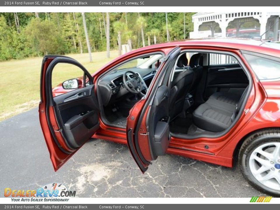 2014 Ford Fusion SE Ruby Red / Charcoal Black Photo #11