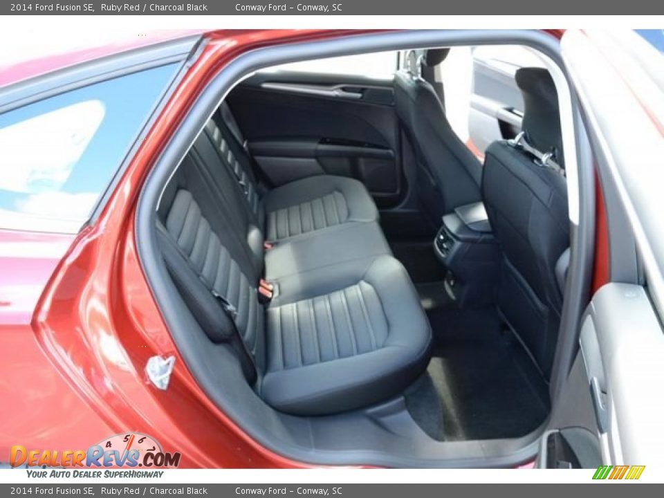 2014 Ford Fusion SE Ruby Red / Charcoal Black Photo #16