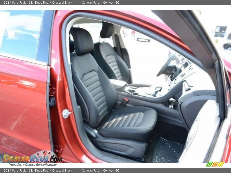 2014 Ford Fusion SE Ruby Red / Charcoal Black Photo #17