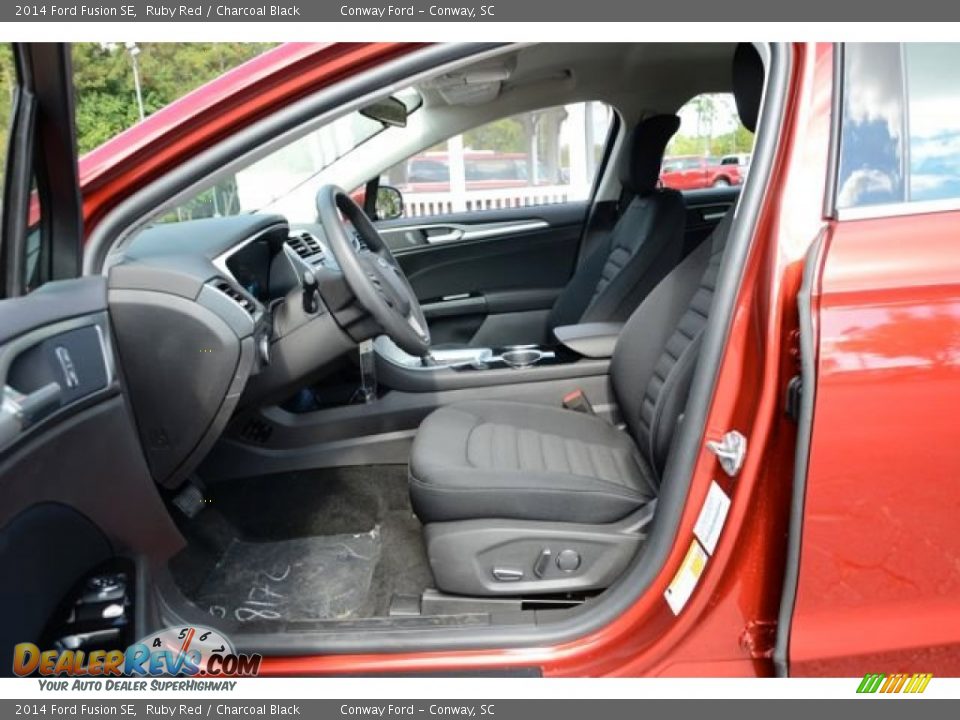 2014 Ford Fusion SE Ruby Red / Charcoal Black Photo #19