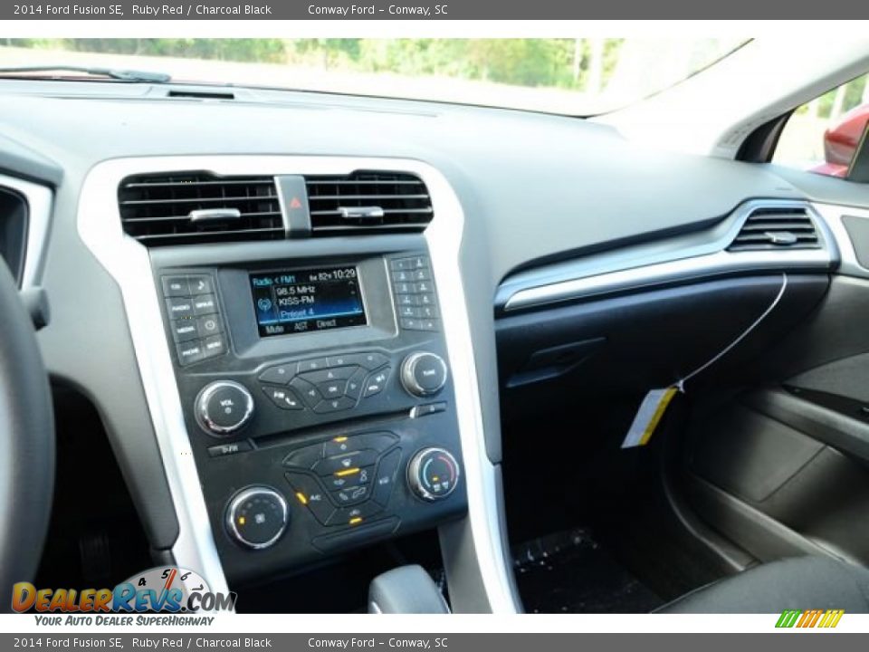 2014 Ford Fusion SE Ruby Red / Charcoal Black Photo #28