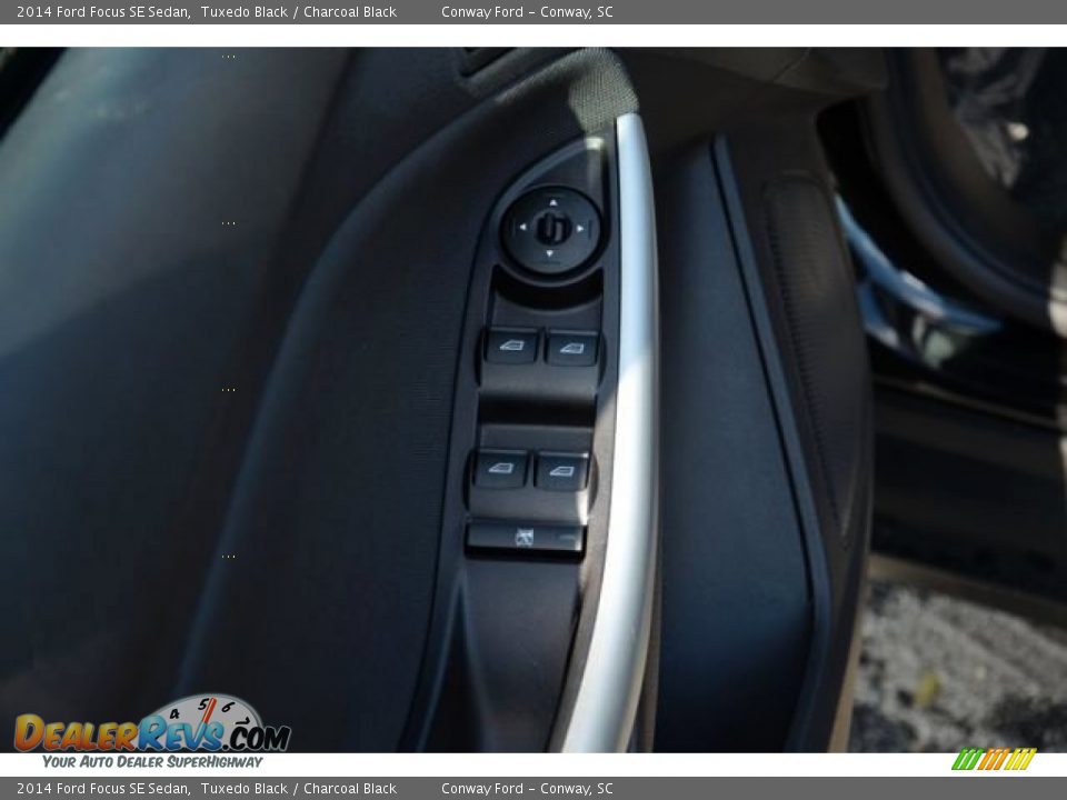 2014 Ford Focus SE Sedan Tuxedo Black / Charcoal Black Photo #20