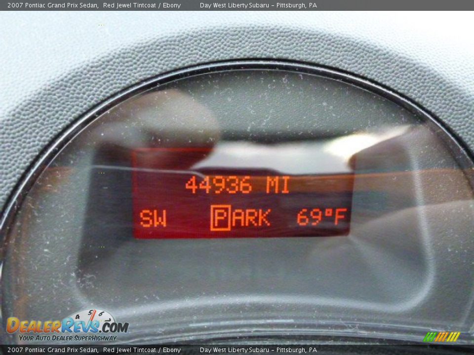 2007 Pontiac Grand Prix Sedan Red Jewel Tintcoat / Ebony Photo #20