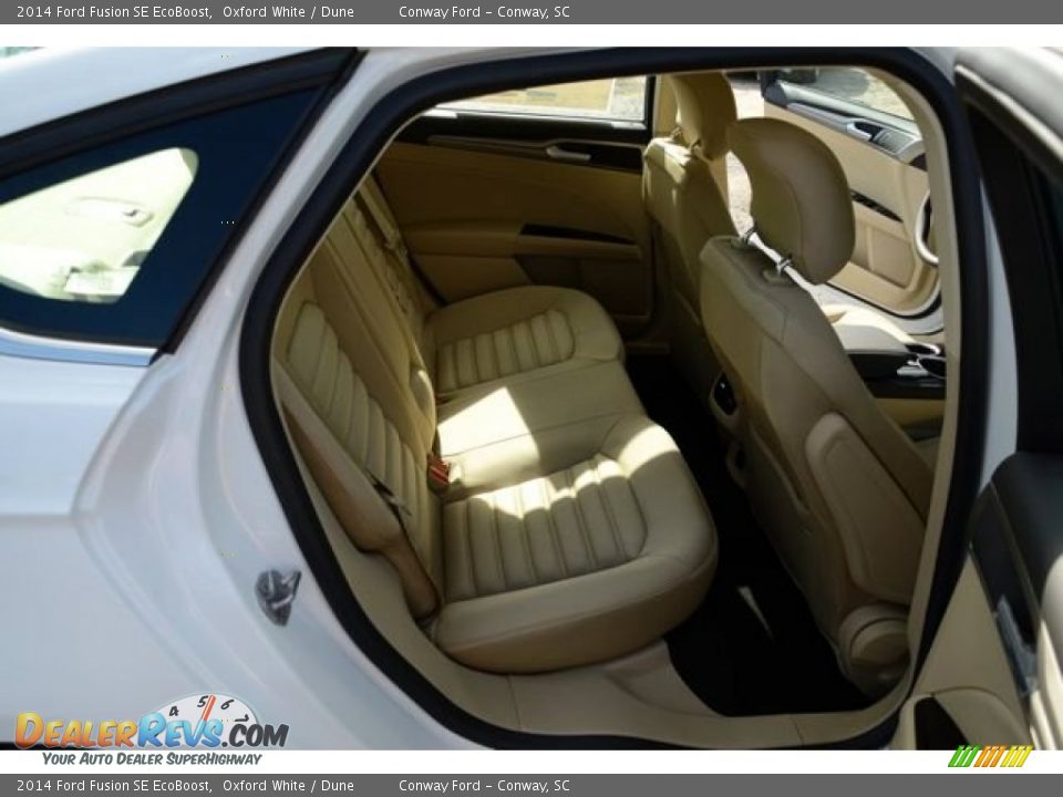 2014 Ford Fusion SE EcoBoost Oxford White / Dune Photo #16