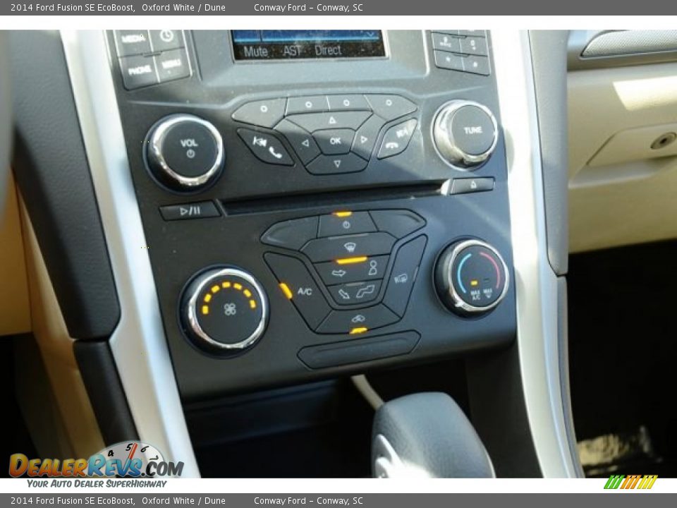 2014 Ford Fusion SE EcoBoost Oxford White / Dune Photo #26