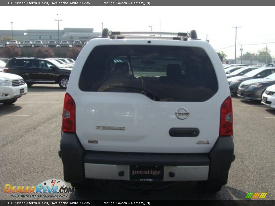 2010 Nissan Xterra X 4x4 Avalanche White / Gray Photo #5