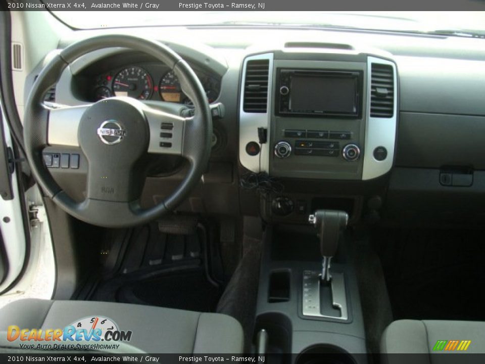 2010 Nissan Xterra X 4x4 Avalanche White / Gray Photo #9