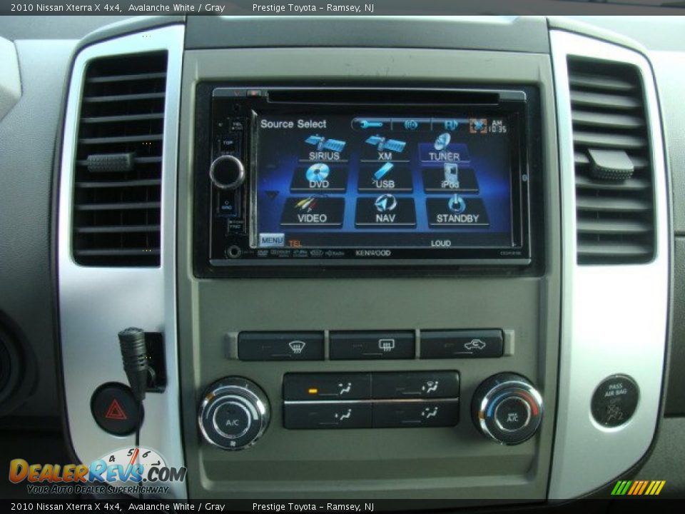 2010 Nissan Xterra X 4x4 Avalanche White / Gray Photo #11