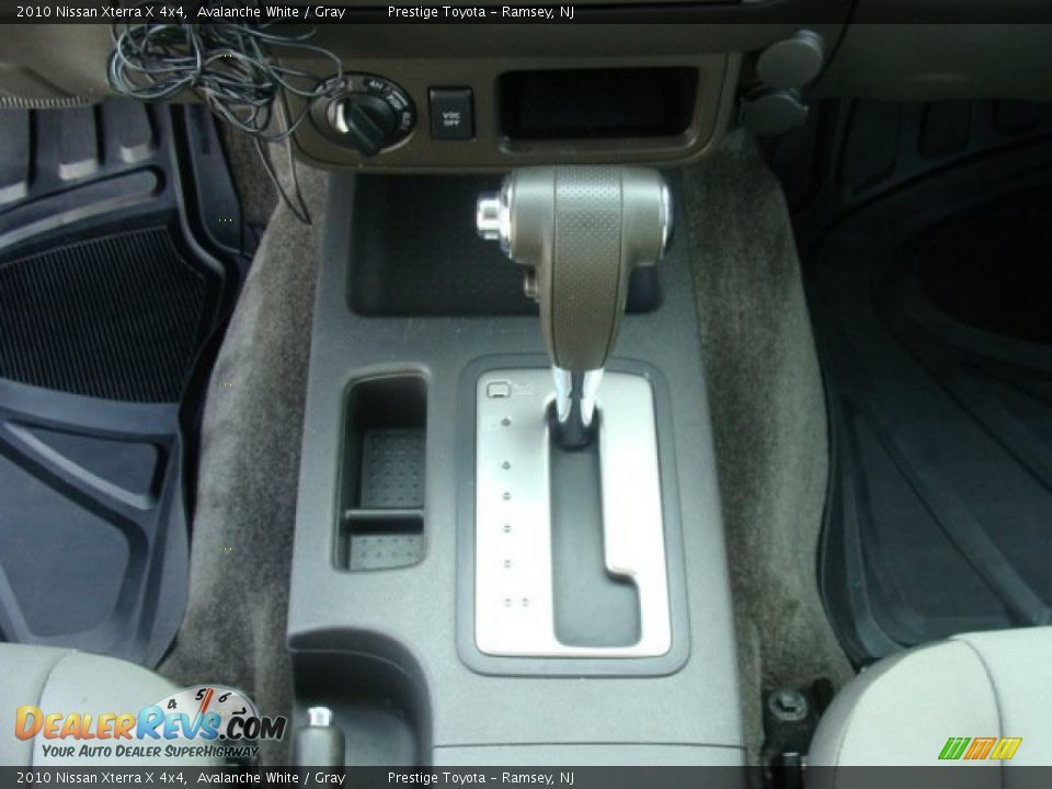 2010 Nissan Xterra X 4x4 Avalanche White / Gray Photo #12