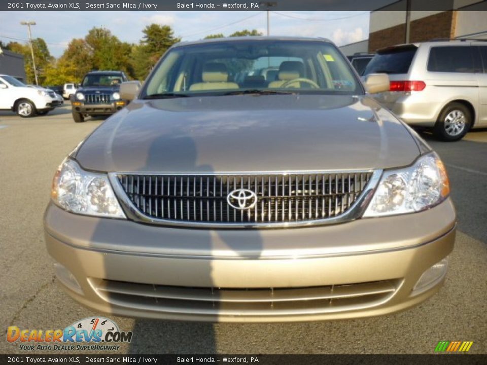 2001 Toyota Avalon XLS Desert Sand Mica / Ivory Photo #2