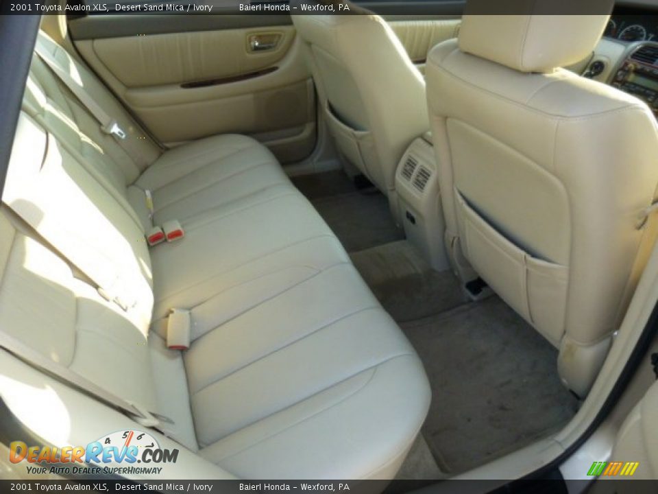 2001 Toyota Avalon XLS Desert Sand Mica / Ivory Photo #12