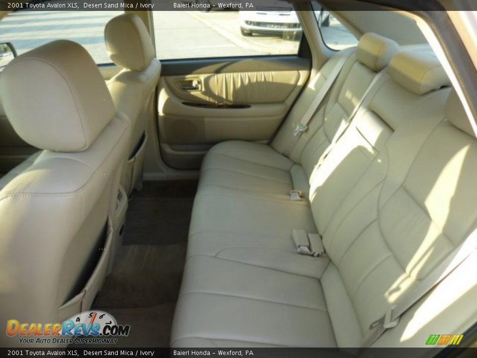 2001 Toyota Avalon XLS Desert Sand Mica / Ivory Photo #13
