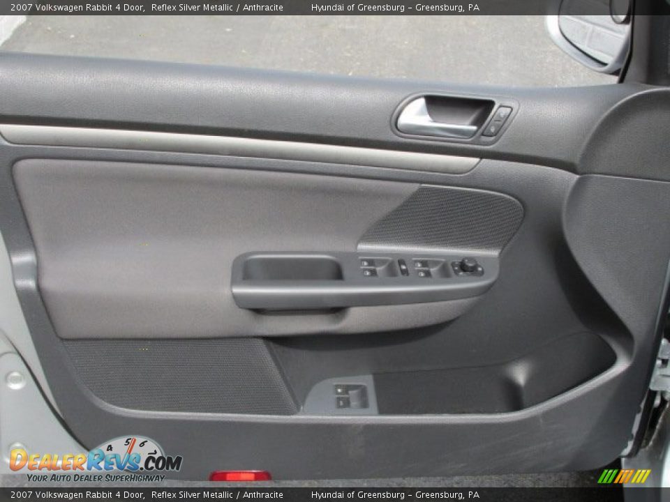 2007 Volkswagen Rabbit 4 Door Reflex Silver Metallic / Anthracite Photo #12