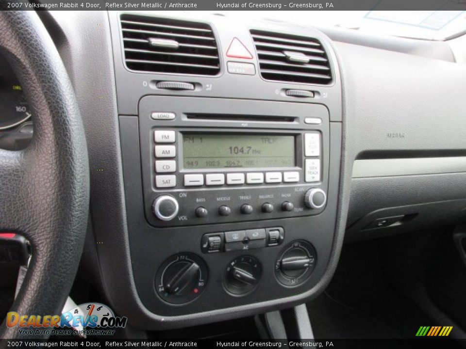 Controls of 2007 Volkswagen Rabbit 4 Door Photo #16