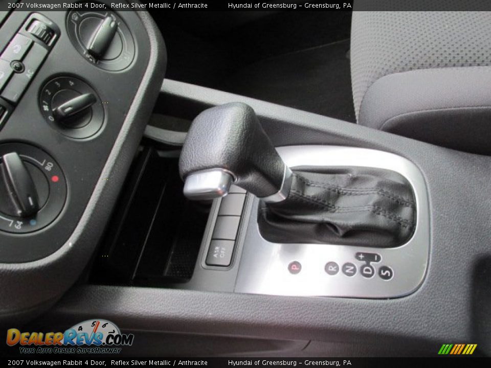 2007 Volkswagen Rabbit 4 Door Shifter Photo #17