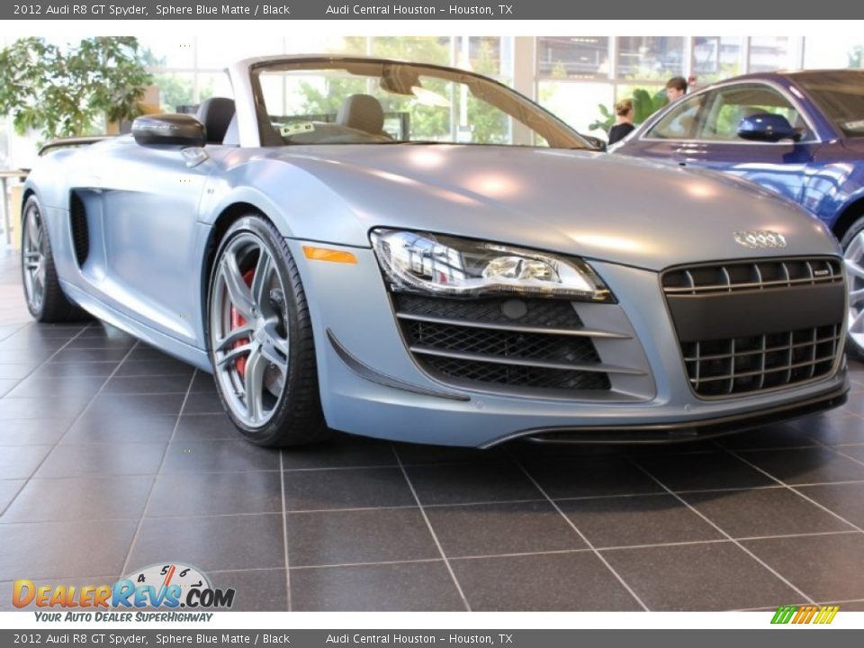 Front 3/4 View of 2012 Audi R8 GT Spyder Photo #1