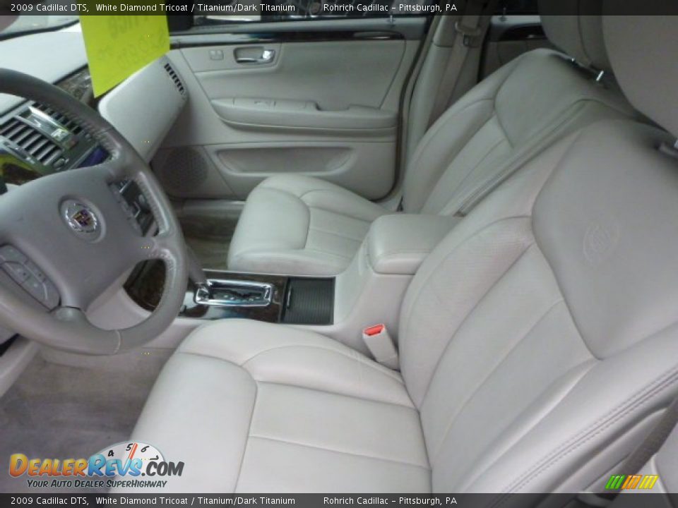 2009 Cadillac DTS White Diamond Tricoat / Titanium/Dark Titanium Photo #4