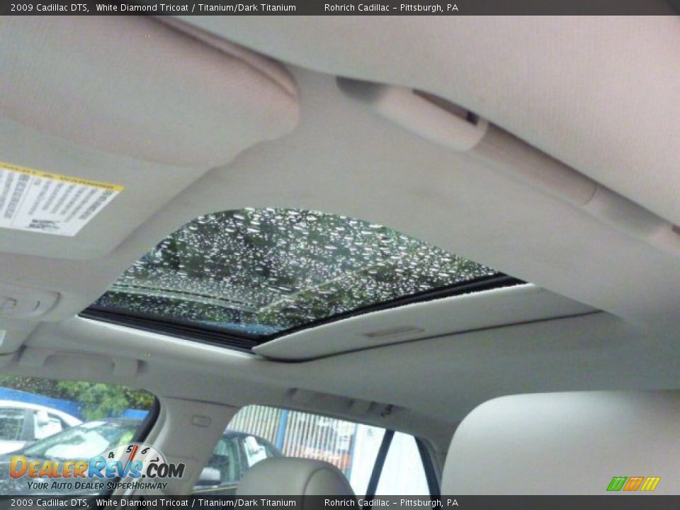 2009 Cadillac DTS White Diamond Tricoat / Titanium/Dark Titanium Photo #7