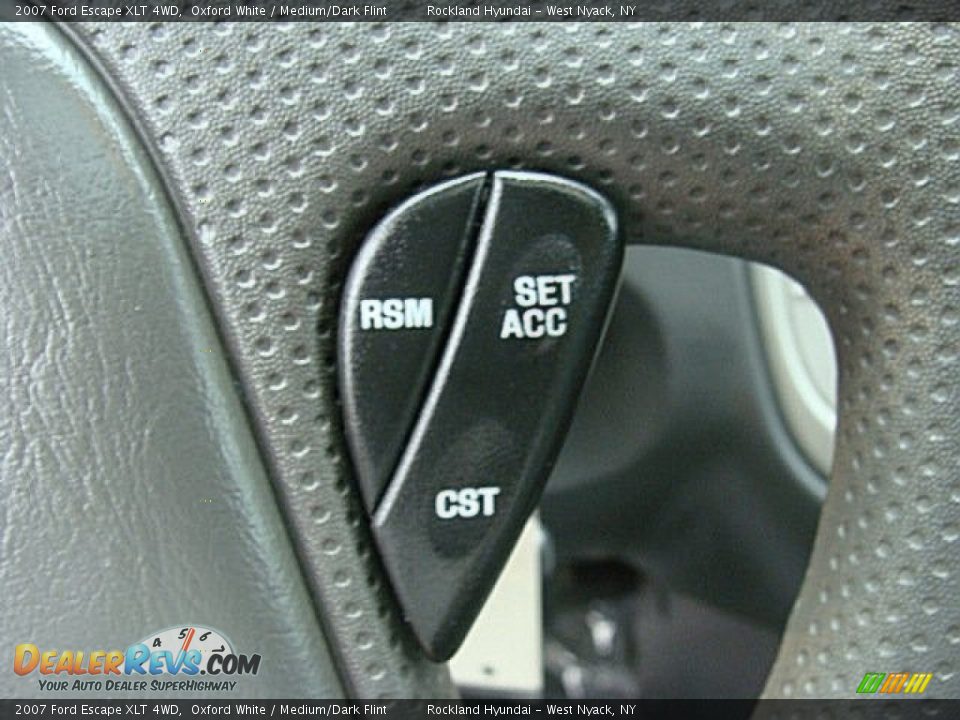 2007 Ford Escape XLT 4WD Oxford White / Medium/Dark Flint Photo #16