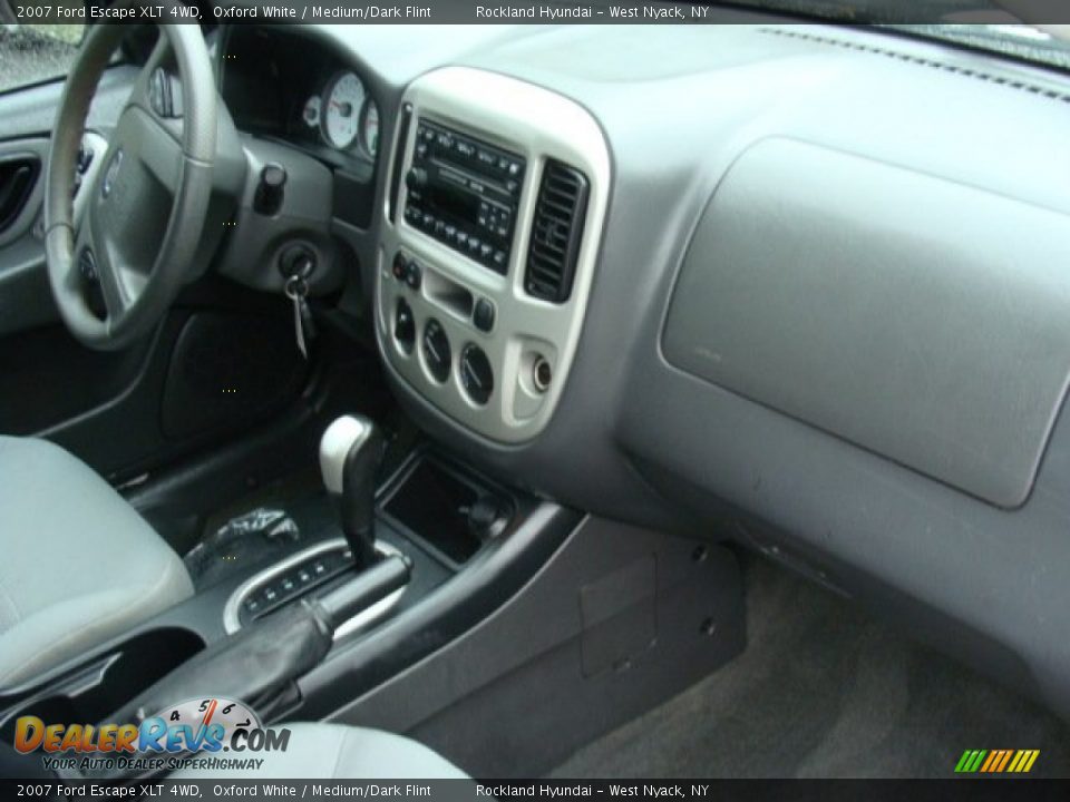 2007 Ford Escape XLT 4WD Oxford White / Medium/Dark Flint Photo #26