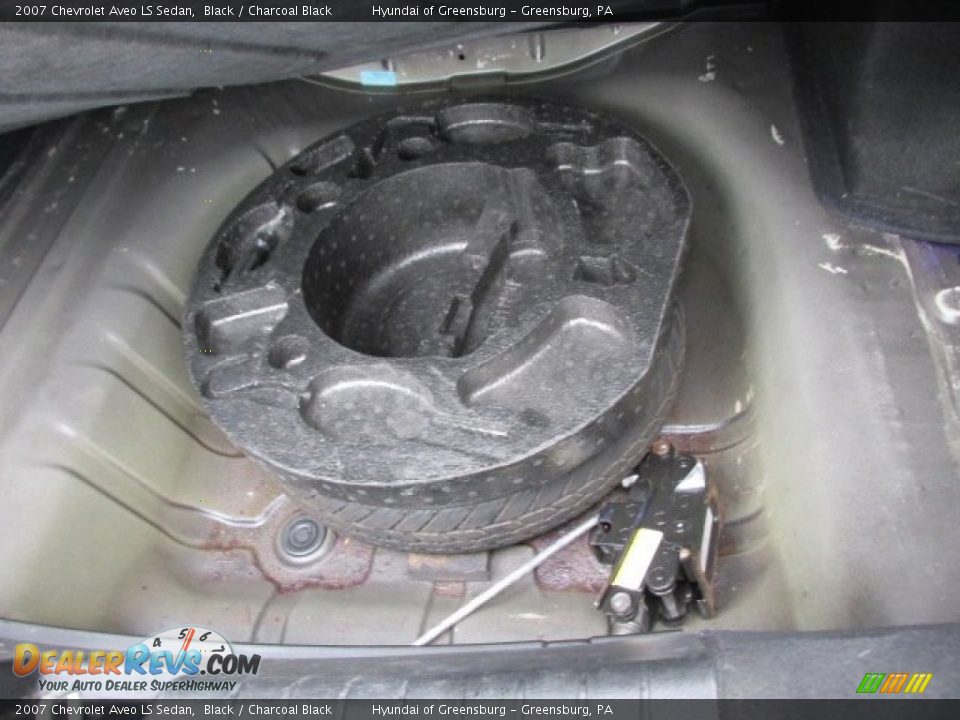 2007 Chevrolet Aveo LS Sedan Black / Charcoal Black Photo #17