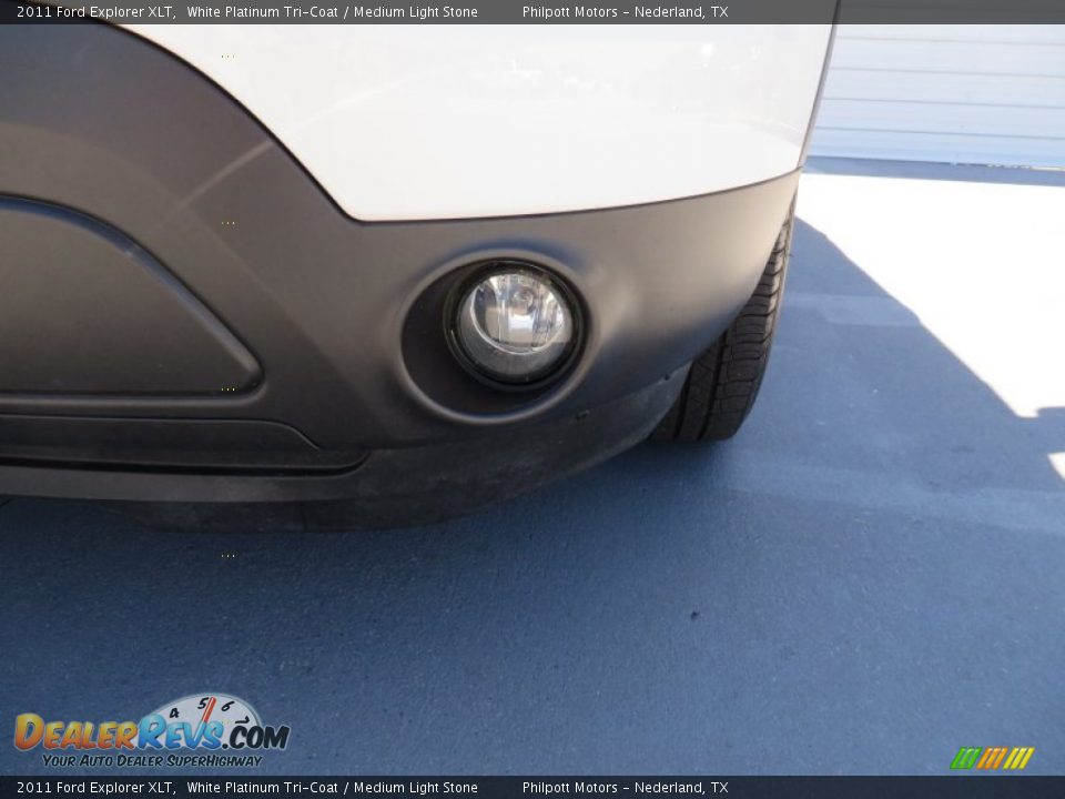 2011 Ford Explorer XLT White Platinum Tri-Coat / Medium Light Stone Photo #10