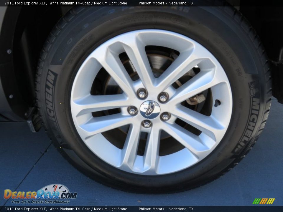 2011 Ford Explorer XLT White Platinum Tri-Coat / Medium Light Stone Photo #14