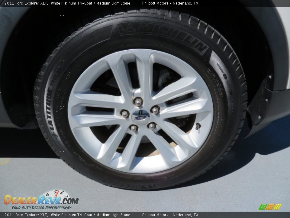2011 Ford Explorer XLT White Platinum Tri-Coat / Medium Light Stone Photo #16