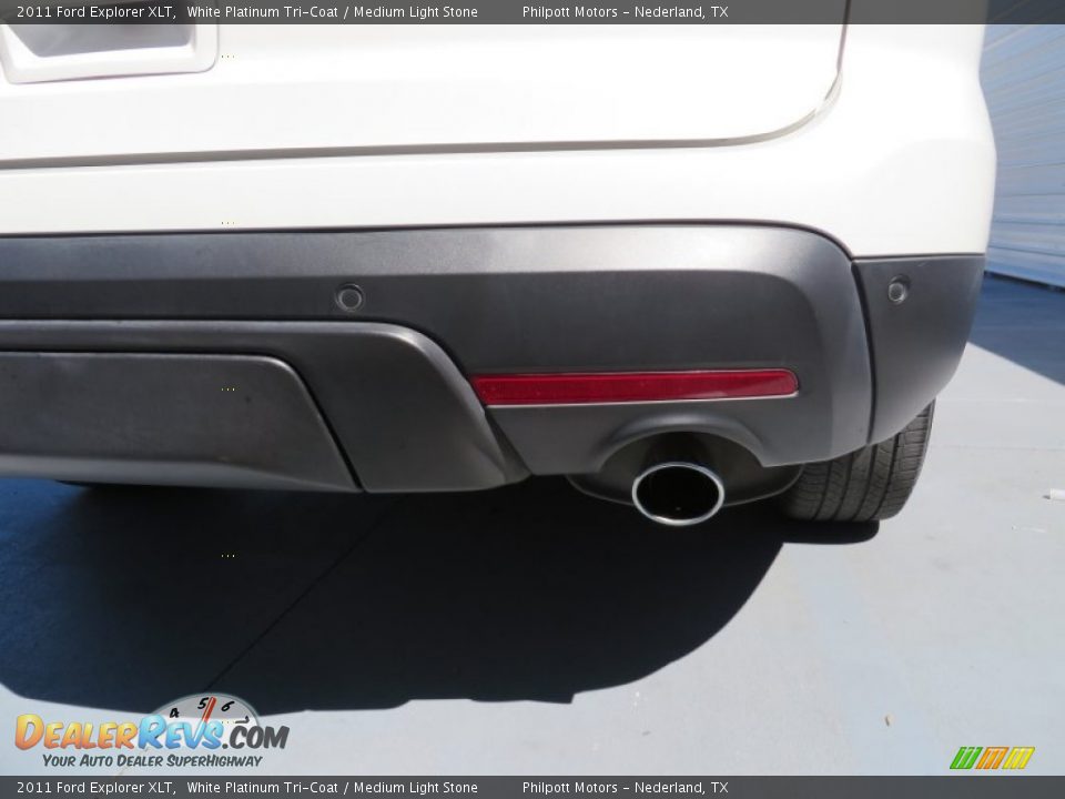 2011 Ford Explorer XLT White Platinum Tri-Coat / Medium Light Stone Photo #18