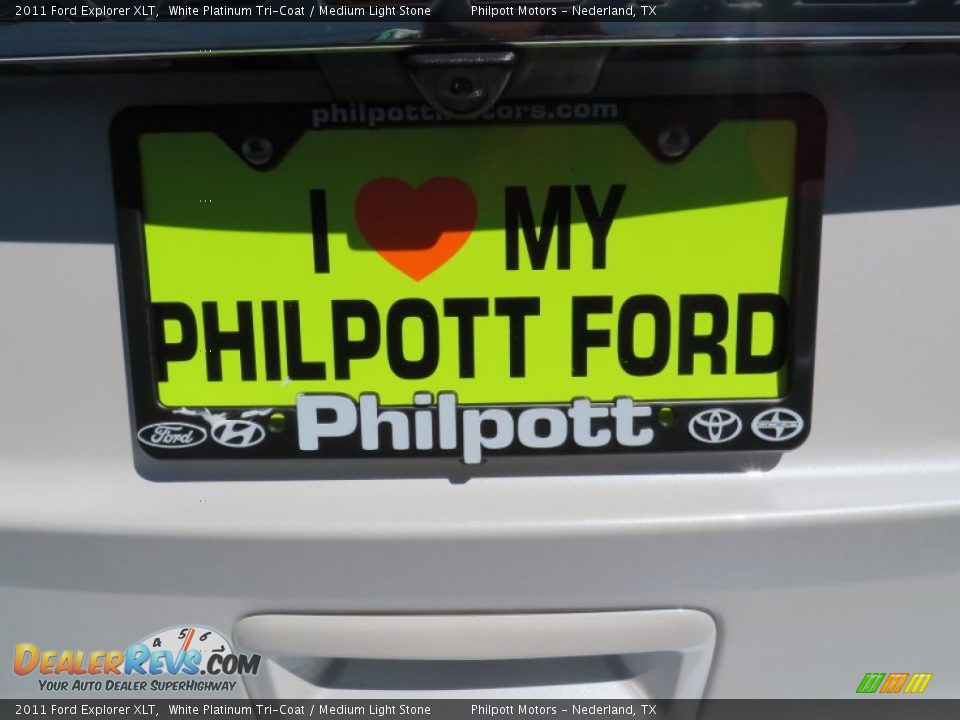 2011 Ford Explorer XLT White Platinum Tri-Coat / Medium Light Stone Photo #20