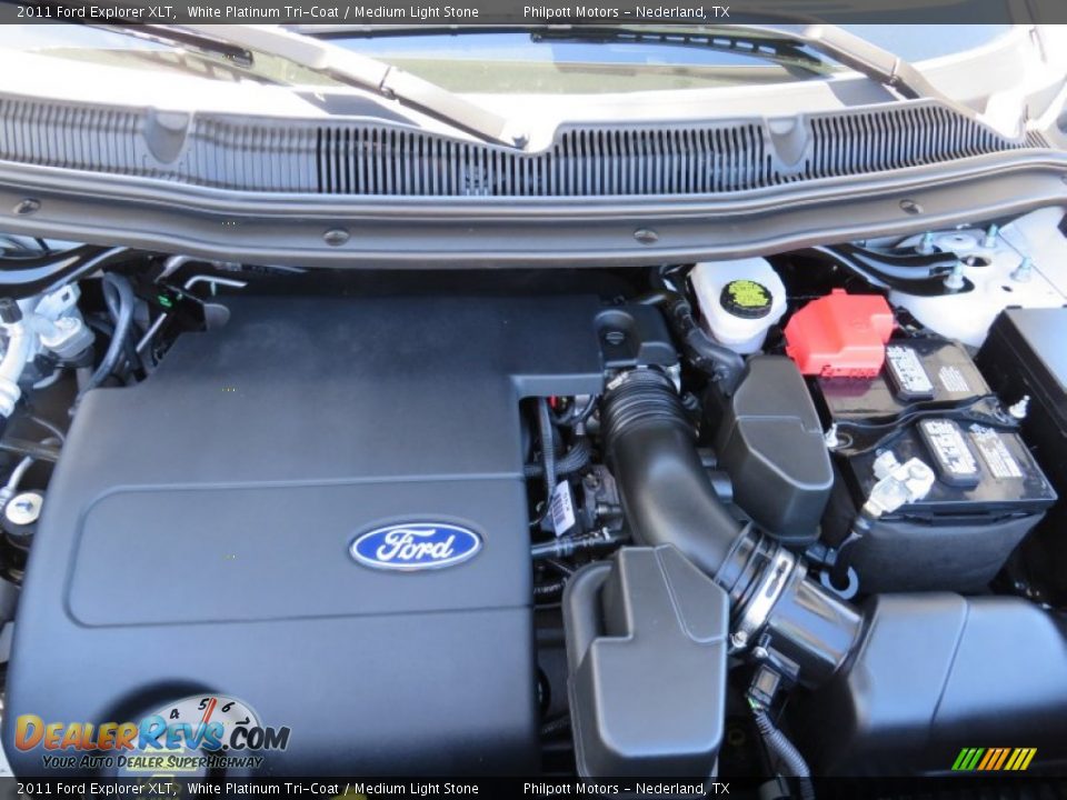 2011 Ford Explorer XLT White Platinum Tri-Coat / Medium Light Stone Photo #23