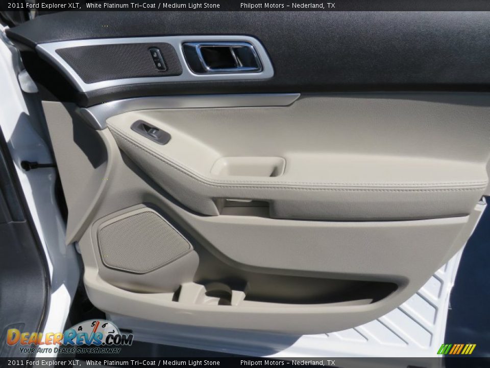 2011 Ford Explorer XLT White Platinum Tri-Coat / Medium Light Stone Photo #24