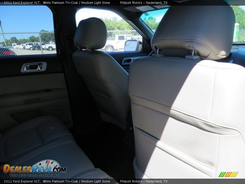 2011 Ford Explorer XLT White Platinum Tri-Coat / Medium Light Stone Photo #28
