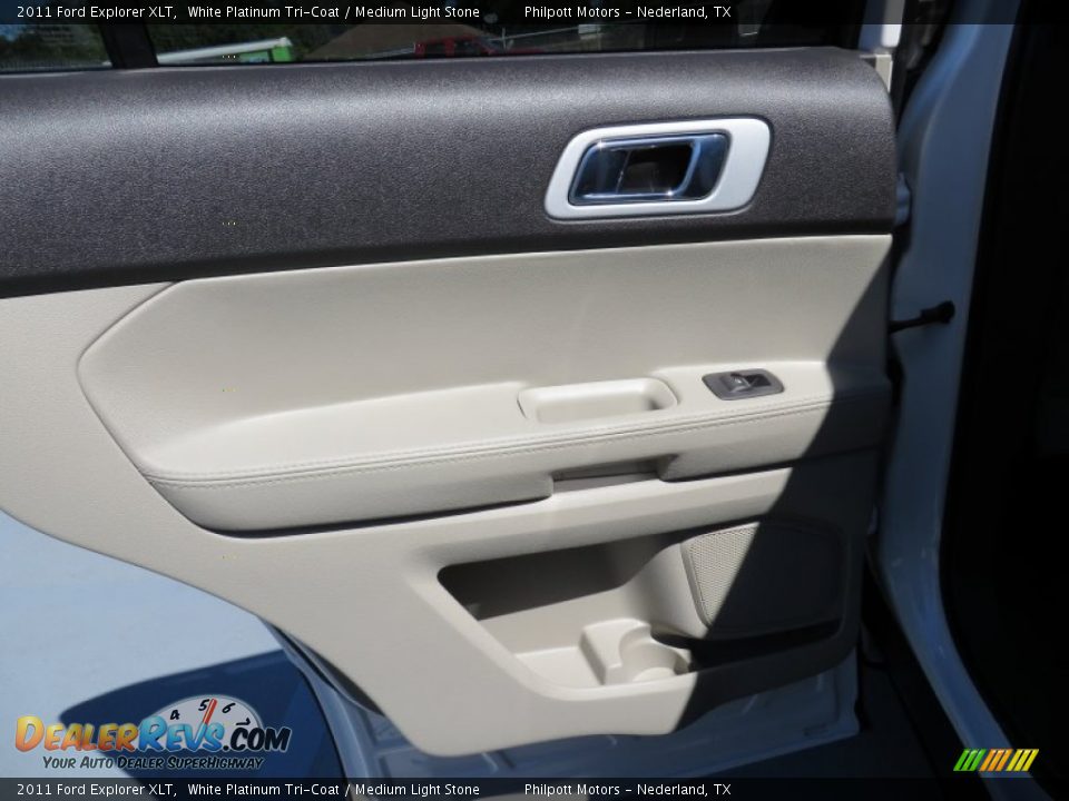 2011 Ford Explorer XLT White Platinum Tri-Coat / Medium Light Stone Photo #35