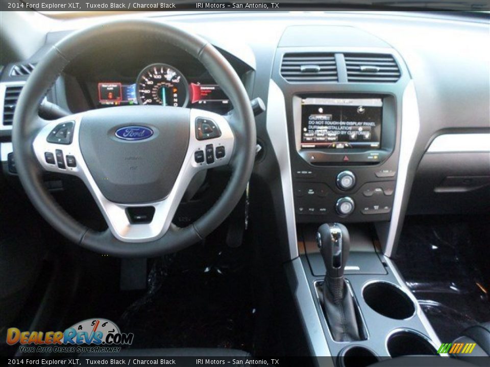 2014 Ford Explorer XLT Tuxedo Black / Charcoal Black Photo #16