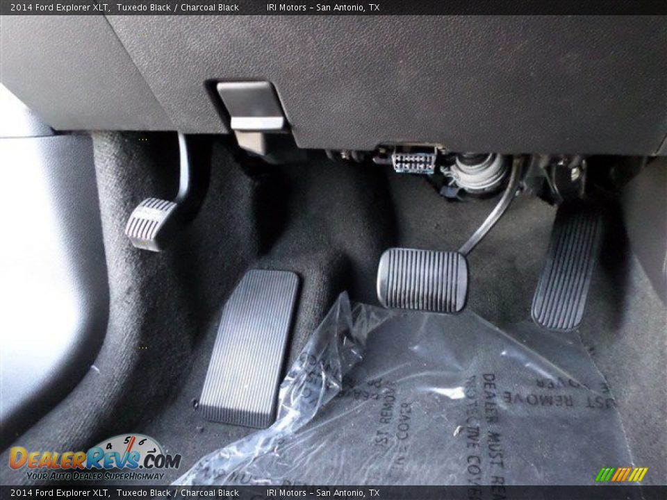 2014 Ford Explorer XLT Tuxedo Black / Charcoal Black Photo #24