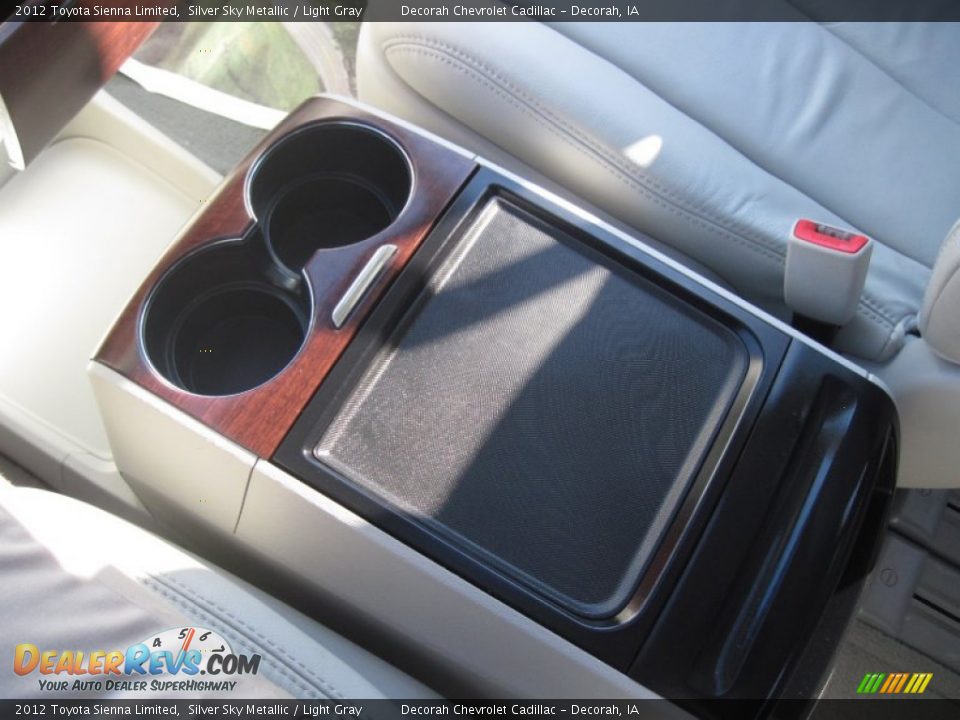 2012 Toyota Sienna Limited Silver Sky Metallic / Light Gray Photo #18
