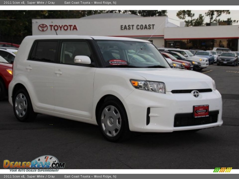 2011 Scion xB Super White / Gray Photo #1