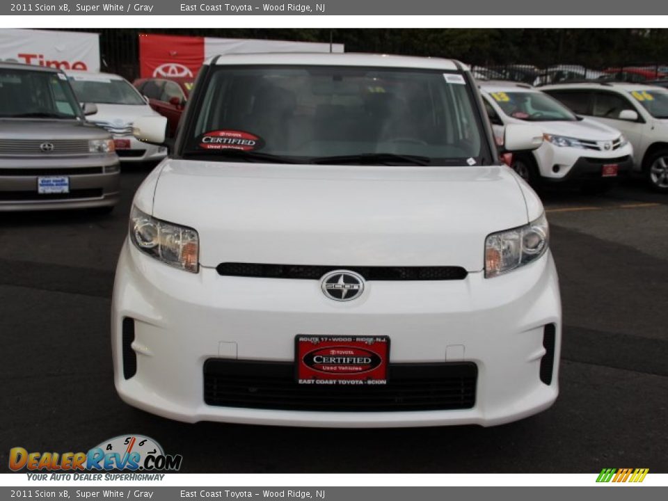 2011 Scion xB Super White / Gray Photo #2